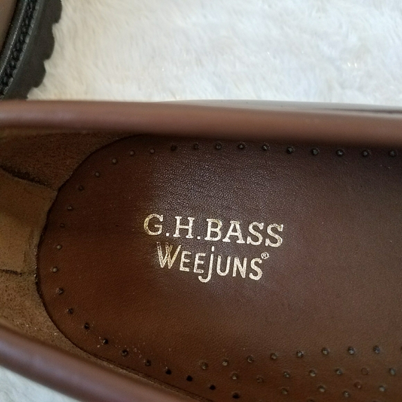 G.H. Bass & Co. Chestnut Leather Tassel Lug Loafers